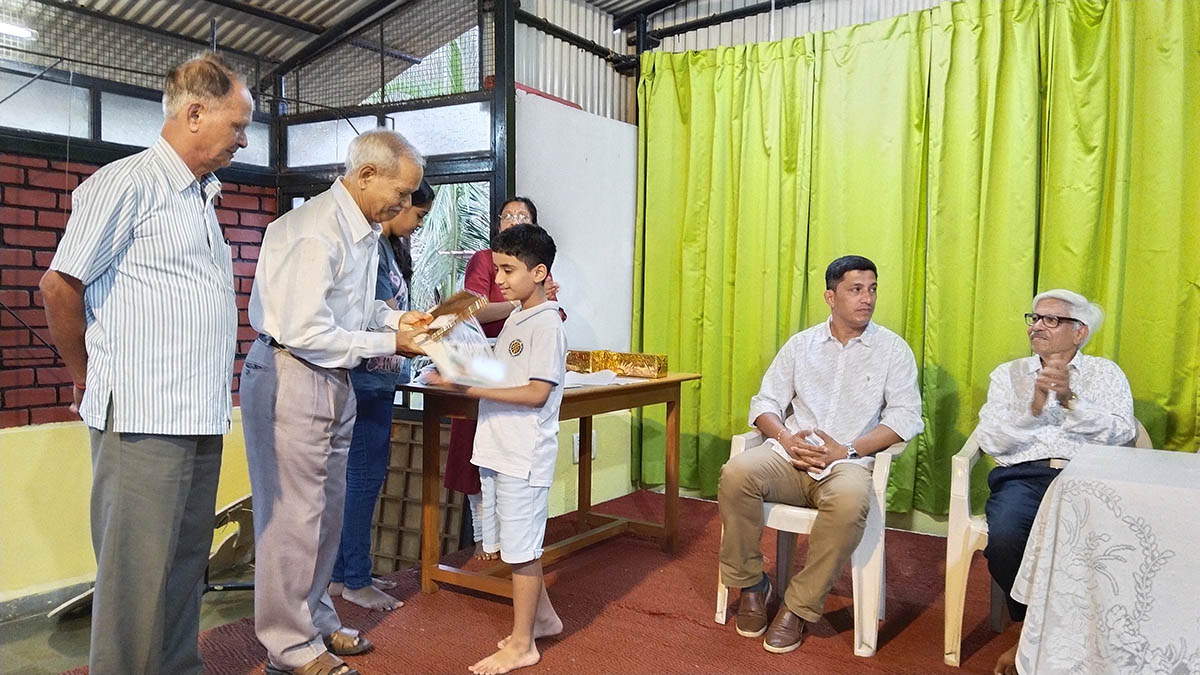 Shray Nirmesh Naik
Age: 9 (Category: 6 to 12)
India independence day related any theme.