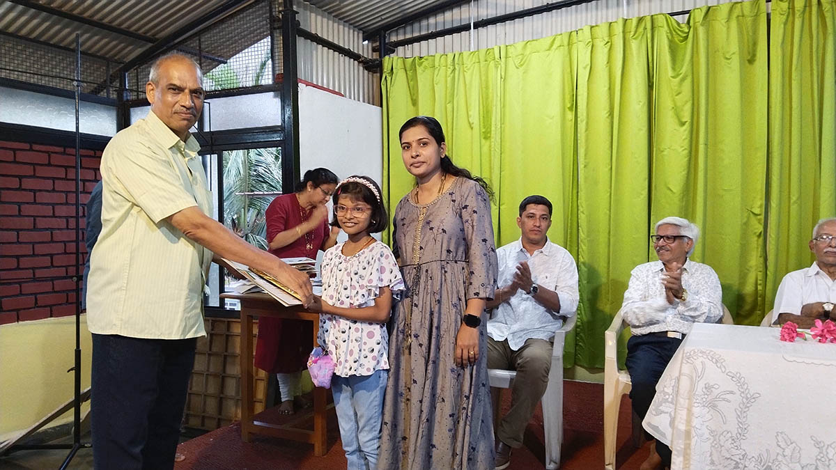 Varuni Ramanand Naik
Age: 9 (Category: 6 to 12)
India independence day related any theme.